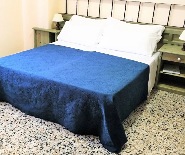 Standard Triple room with sea view