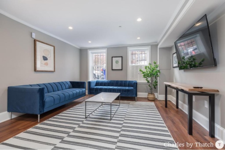 3 Bedrooms Apartment
