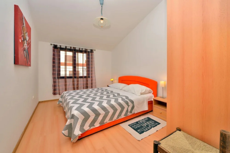 Ina Apartments