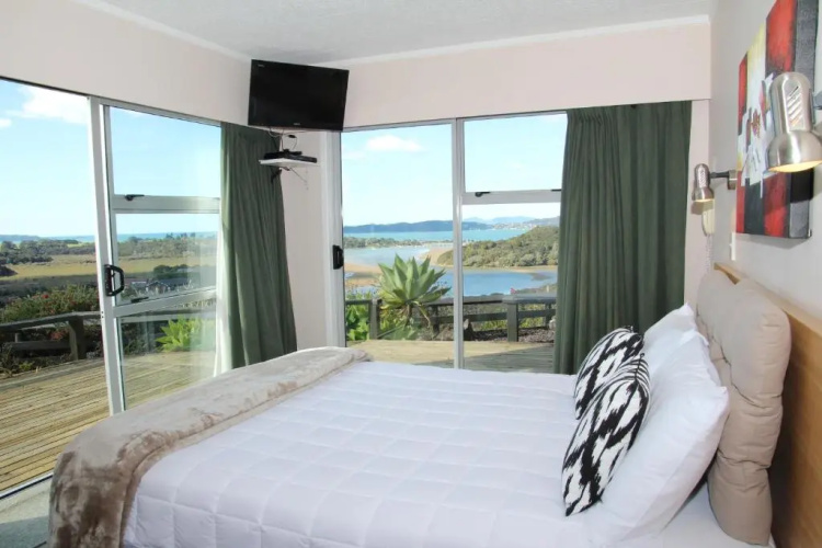 Cook's Lookout Motel