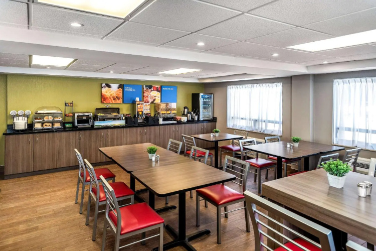 Comfort Inn East photo 25