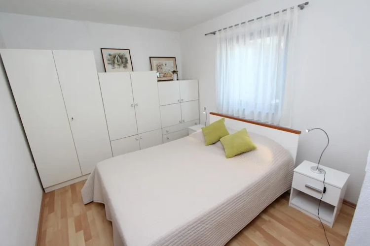 Apartment Irena