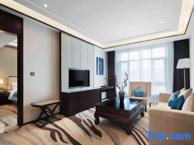 1 Bedroom Deluxe Suite