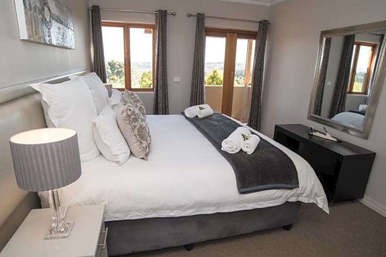 2 Bedrooms Villa with balcony