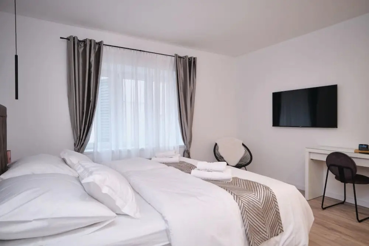 LaMer Luxury Suite by Litto