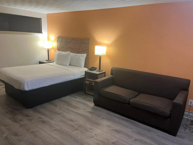 Howard Johnson by Wyndham Malden Boston Area