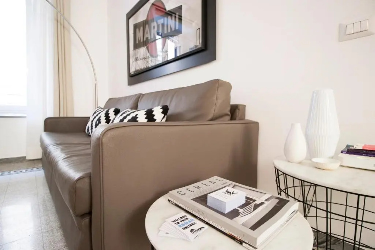 Modern Comfort, Poetic Charm