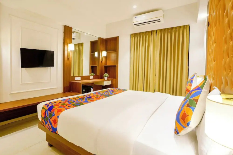 FabHotel Shubham Comforts