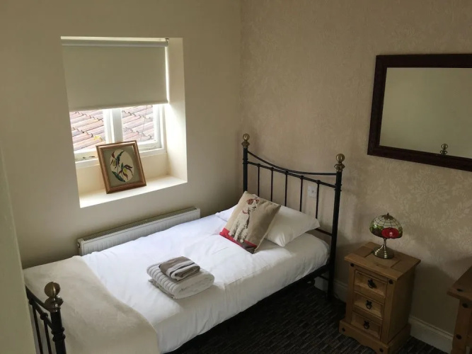 The Hollies Inn