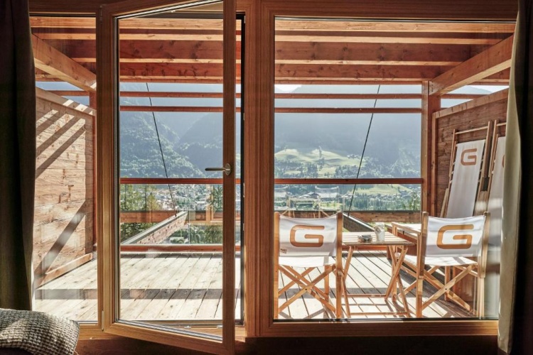 Suite with balcony
