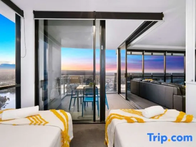 1 Bedroom Apartment with land view