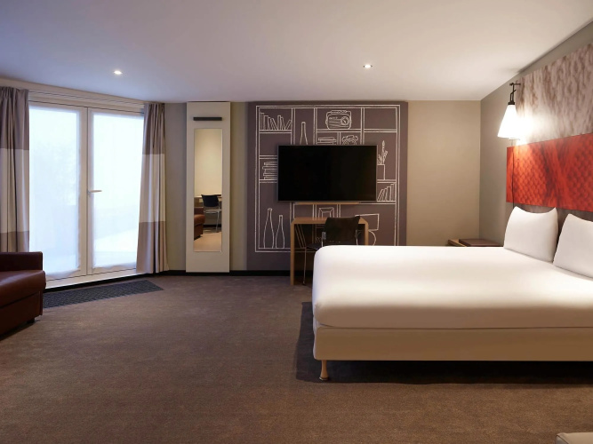 Ibis Paris Canal Saint Martin