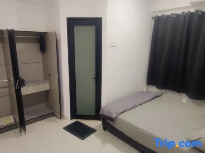 3 Bedrooms Apartment