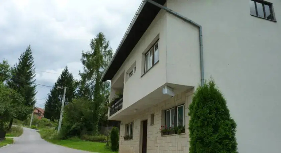 Rooms & Apartment Paola