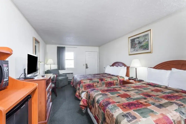 Knights Inn Cadiz