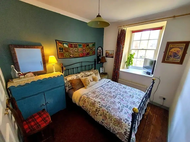 Edinburgh's Dean Village River View Retreat