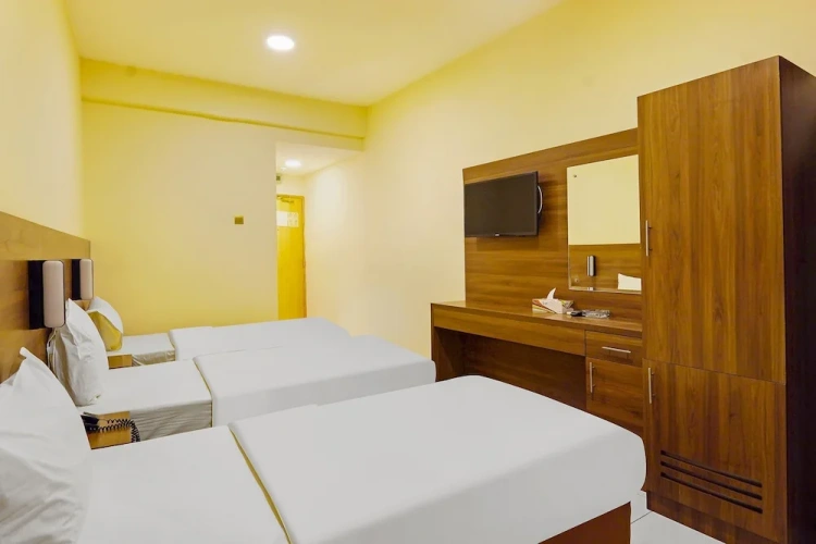 Standard Triple room