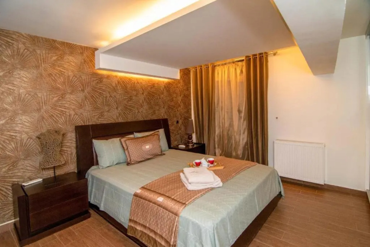 Optasia Luxury House