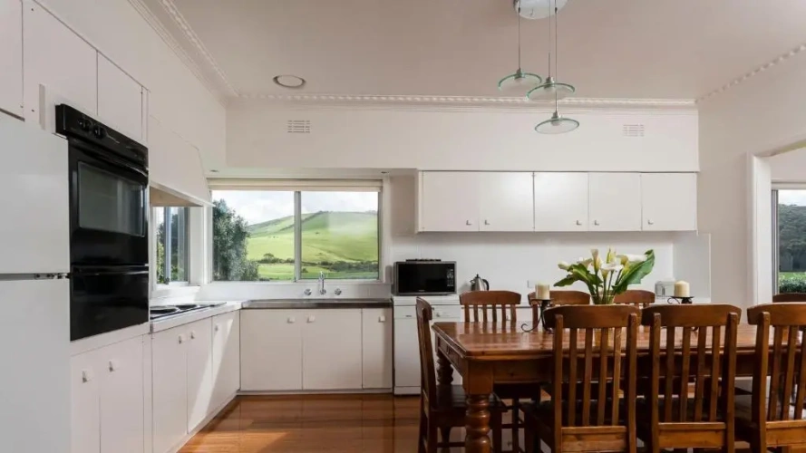 4 Bedrooms Cottage