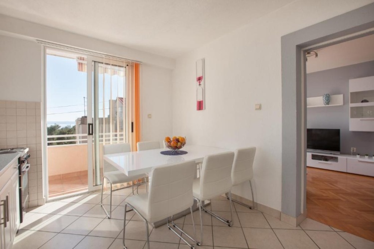 Apartment with balcony