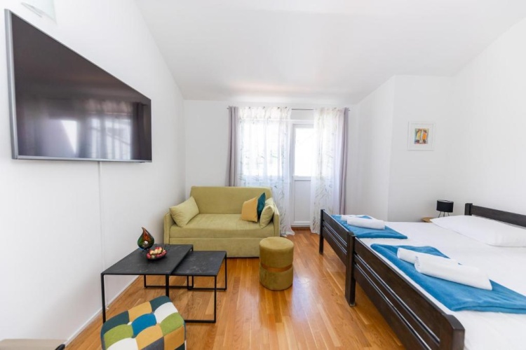 2 Bedrooms Apartment
