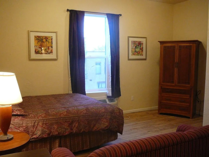Holly Inn Suites