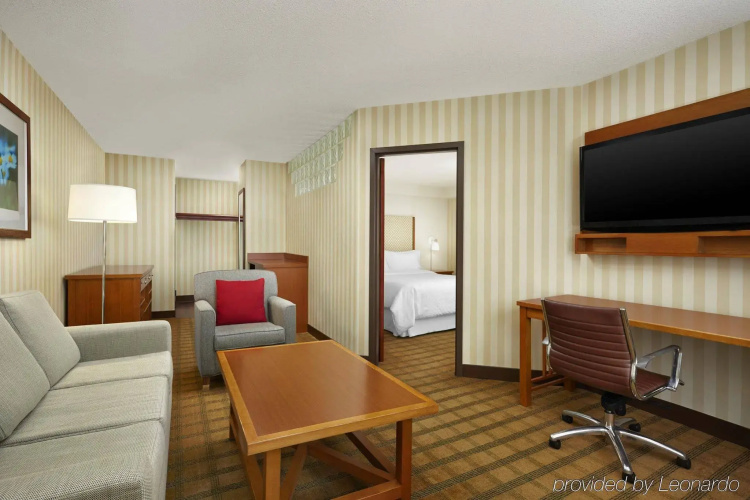 Four Points by Sheraton Edmonton South
