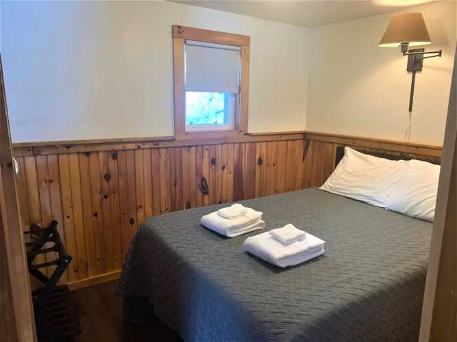 Pine Crest Motel And Cabins
