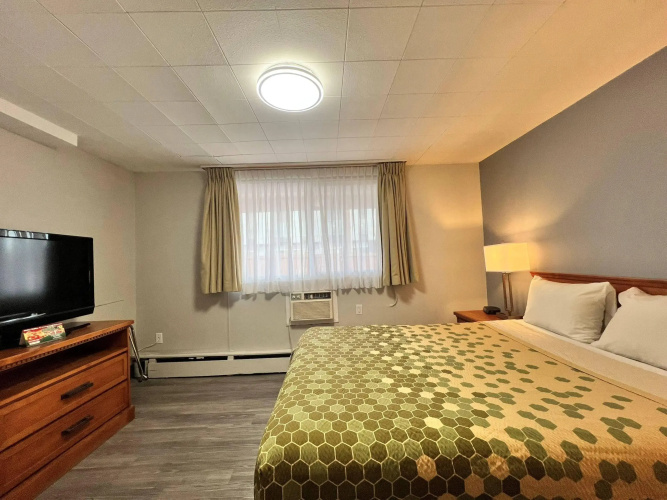 Econo Lodge Motel Village