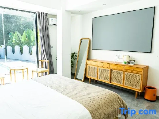 Economy room