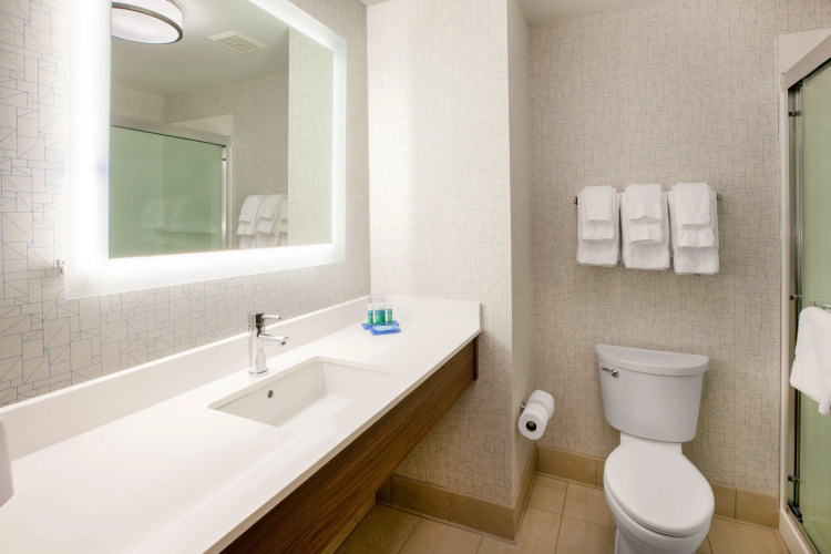 Holiday Inn Express Irwin-PA Turnpike Exit 67