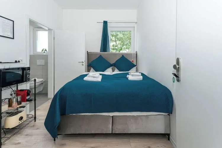 Lit Living-Luxury-Box Spring - Parking