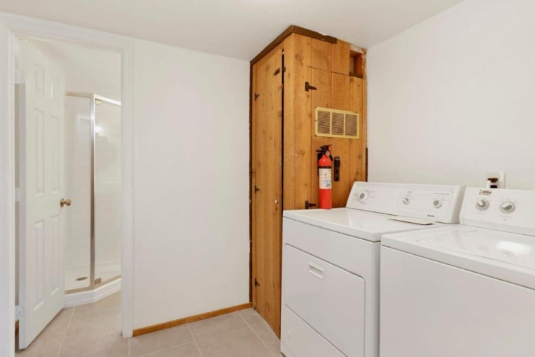 4 Bedrooms Cottage