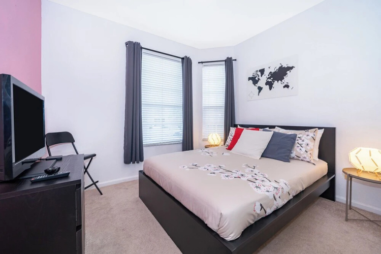 2307 Silver Palm Dr