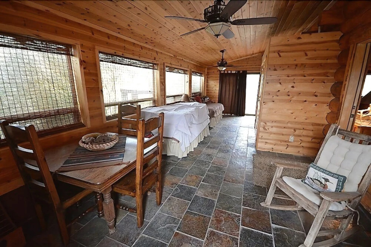 High Lonesome - Three Bedroom Cabin