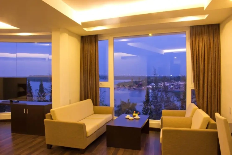 Executive room with river view