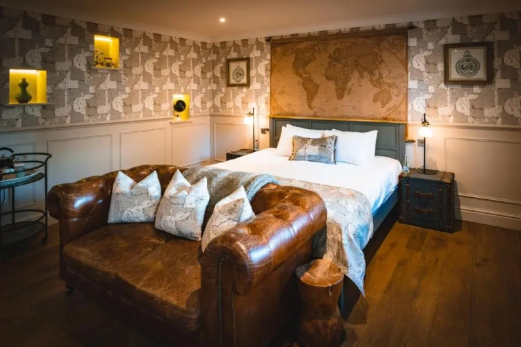 Suite with mountain view