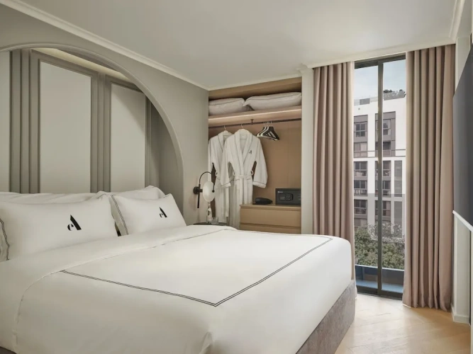 2 Bedrooms Superior Suite with city view