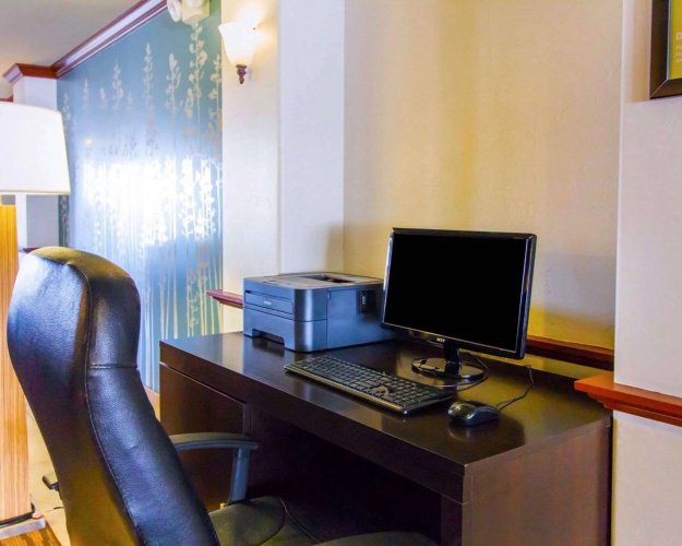 Sleep Inn & Suites Evansville - Casper