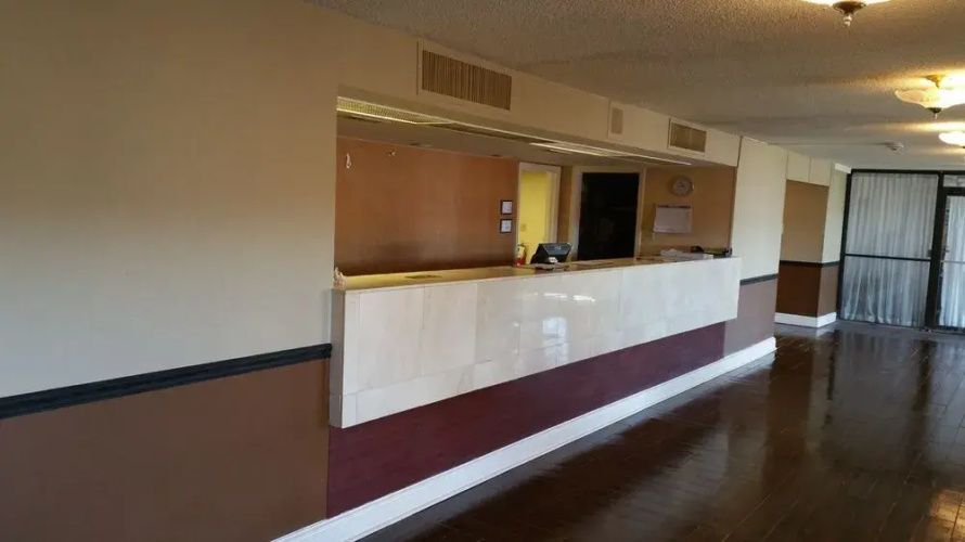 Rodeway Inn & Suites