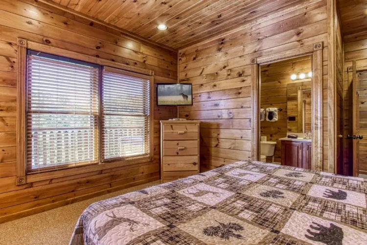 Lazy Bear Lodge