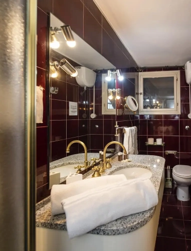 Sextuple Apartment