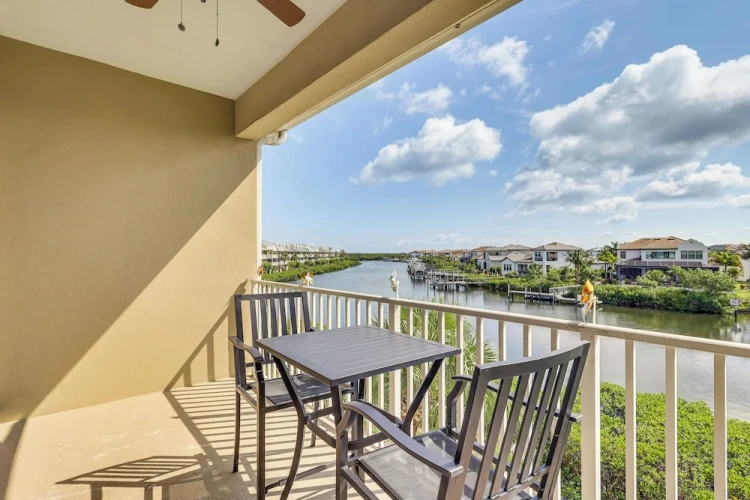 3 Bedrooms Apartment with balcony