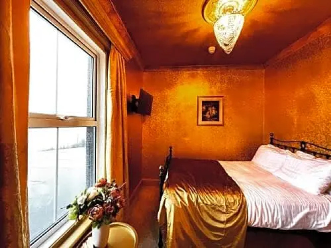 Emerald Healing Centre - Hotel & Retreat