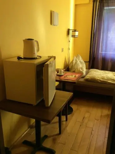 Mika Rooms