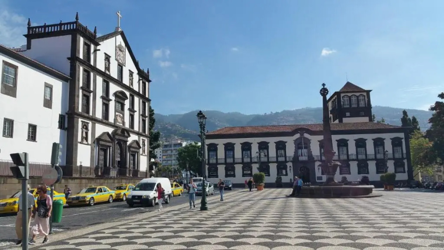 Edificio Charles 202