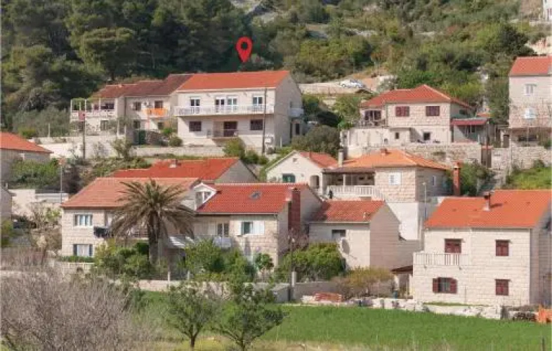 Three-Bedroom Apartment in Pucisce