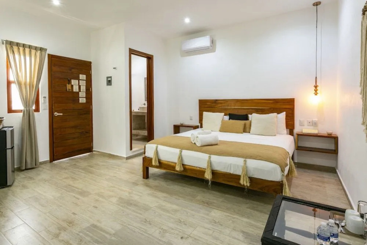 Standard Rooms by GuruHotel