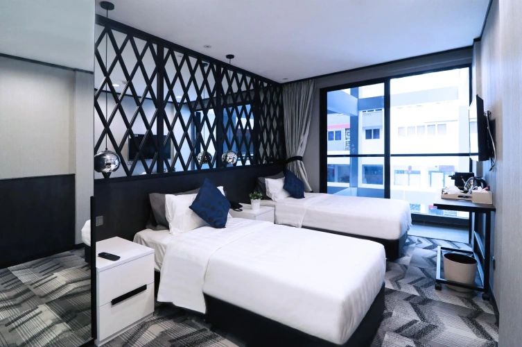Deluxe Twin room with balcony