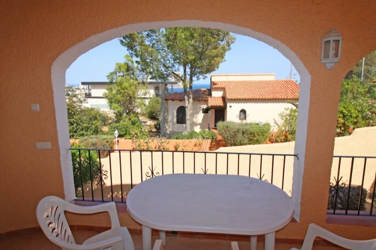 4 Bedrooms Villa